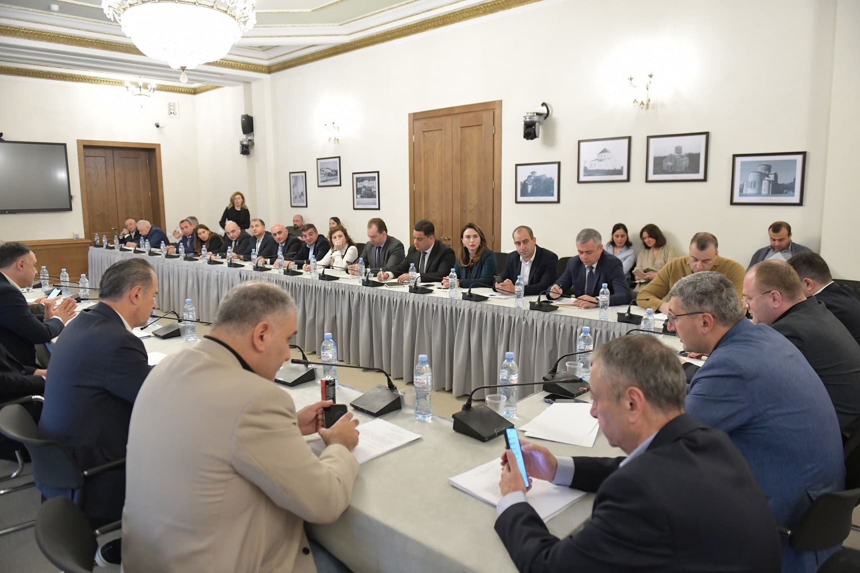 Frontnews image description