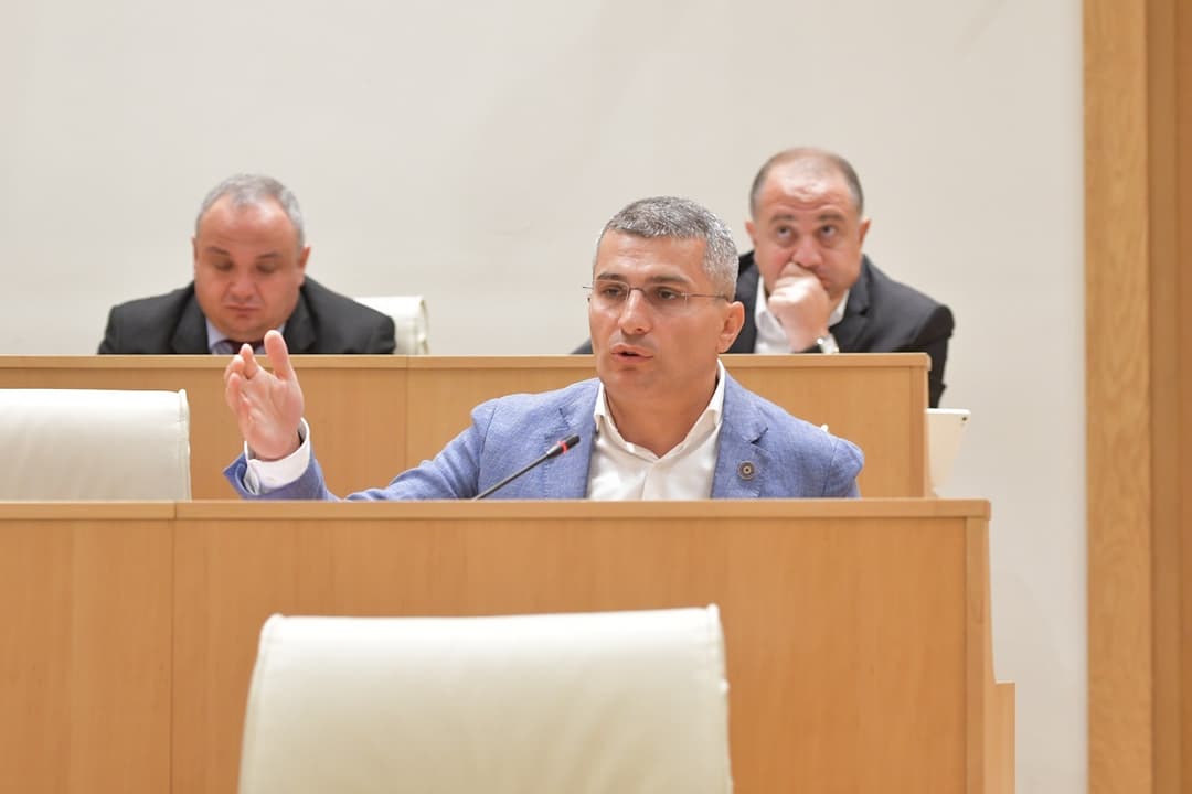 მამუკა მდინარაძე – წავიდა კონსტიტუციის დარღვევით, შეხვდა ლატვიის მხარეს, შემდეგ გამოვიდა ლატვიის პრეზიდენტი და მიგვითითა, რომ ჩვენ უნდა მივუერთდეთ სანქციებს