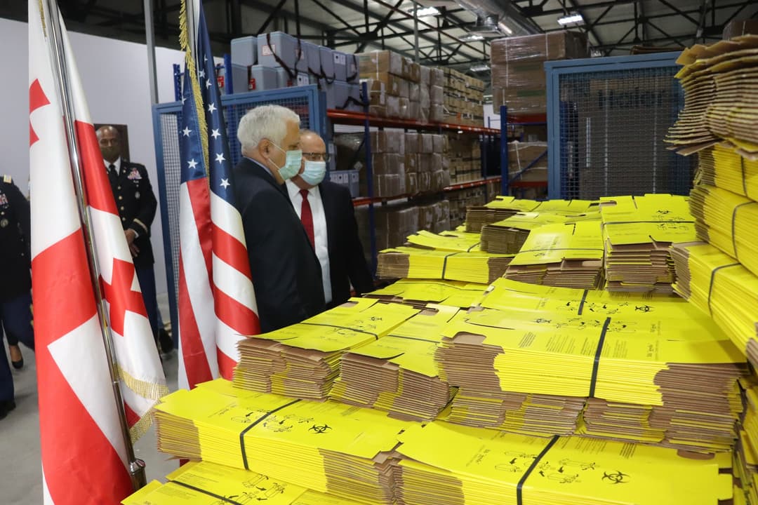 ამერიკის მთავრობამ დაავადებათა კონტროლის ეროვნულ ცენტრს სპეციალური აღჭურვილობა გადასცა