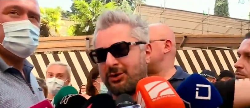 ნიკა გვარამია – ვახტანგ გომელაური დაბურული “მარშრუტკით” შეიპარა პარლამენტში