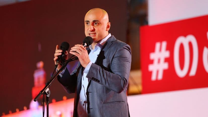 ნიკა მელია – თუ გინახავთ სადმე მშვიდობიან პროტესტანტებს სპეცრაზმი დასდევდეს?