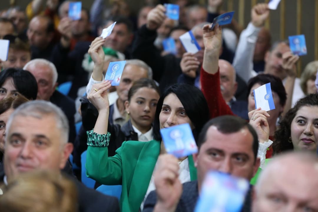 “ქართული ოცნების” კონფერენციებზე ზესტაფონს, თერჯოლისა და ტყიბულის ადგილობრივი ორგანიზაციების თავმჯდომარეები და ბიუროს წევრები აირჩიეს