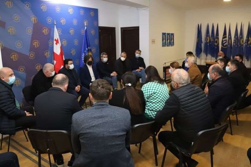 “ქართული ოცნების“ ლიდერები სამეგრელოს რეგიონული ორგანიზაციის წარმომადგენლებს შეხვდნენ