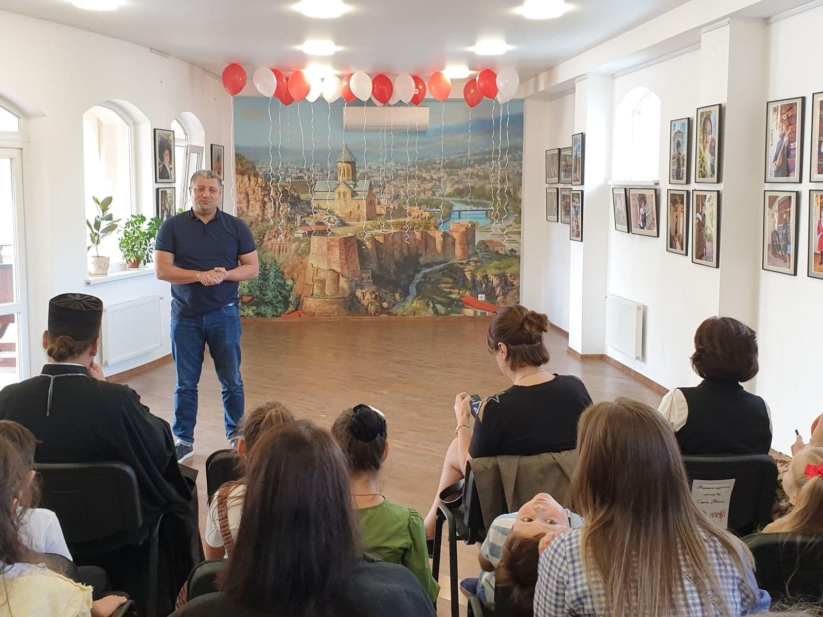 Frontnews image description