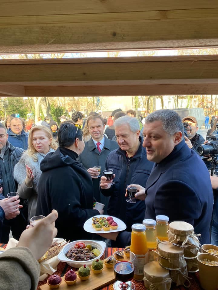 Frontnews image description