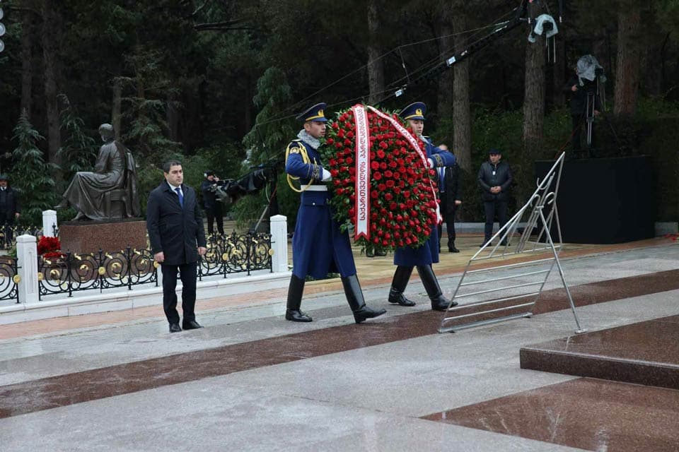 Frontnews image description