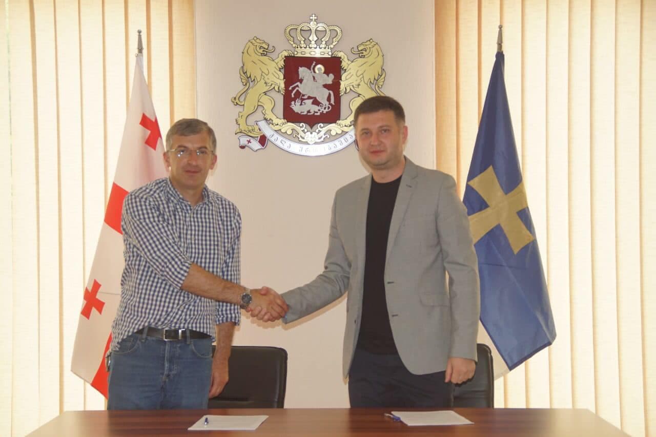 Frontnews image description