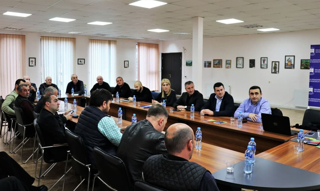 ონის მუნიციპალიტეტის მერიაში სამუშაო შეხვედრა გაიმართა