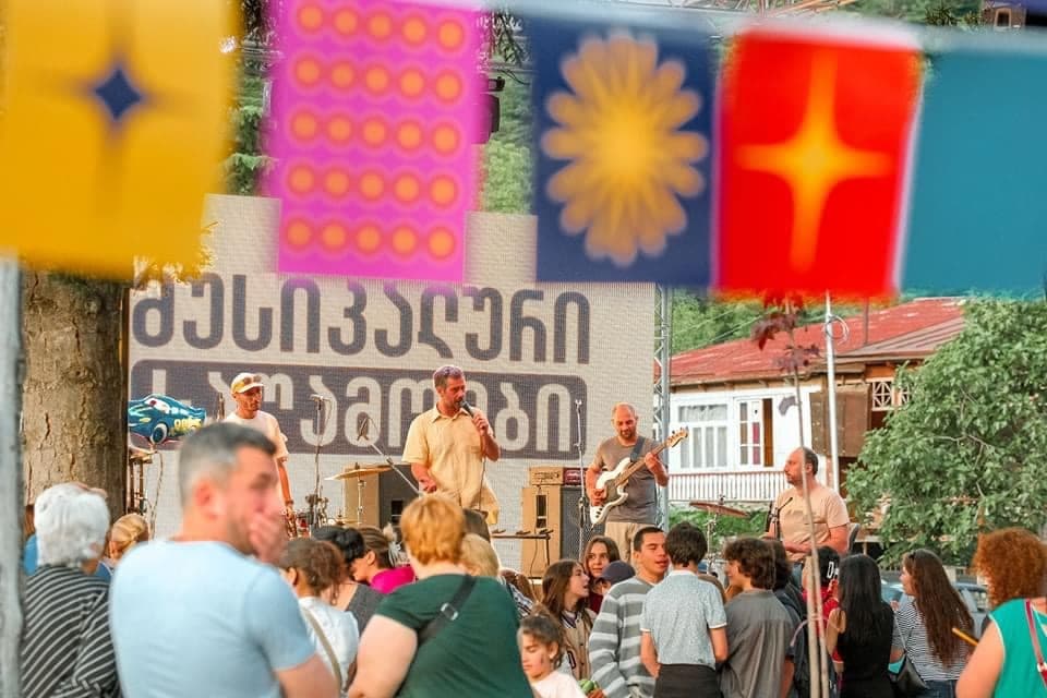 Frontnews image description