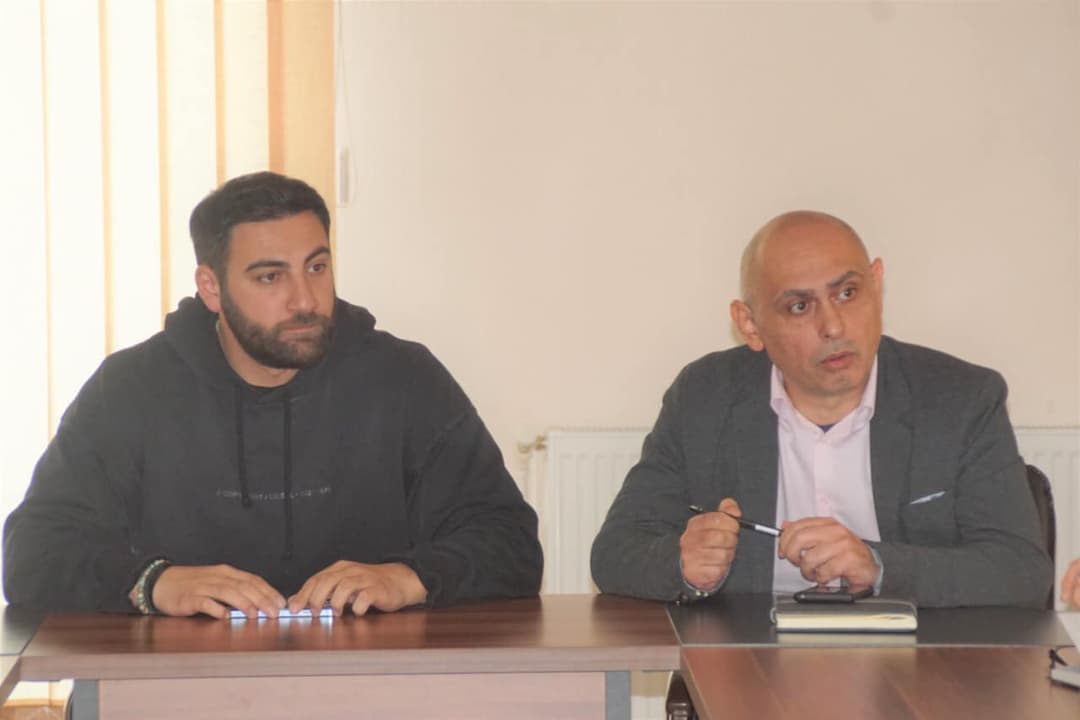 ონის მუნიციპალიტეტის მერიაში “საქართველოს სამედიცინო ჰოლდინგის“ სოფლის ექიმების პროგრამის ხელმძღვანელს უმასპინძლეს