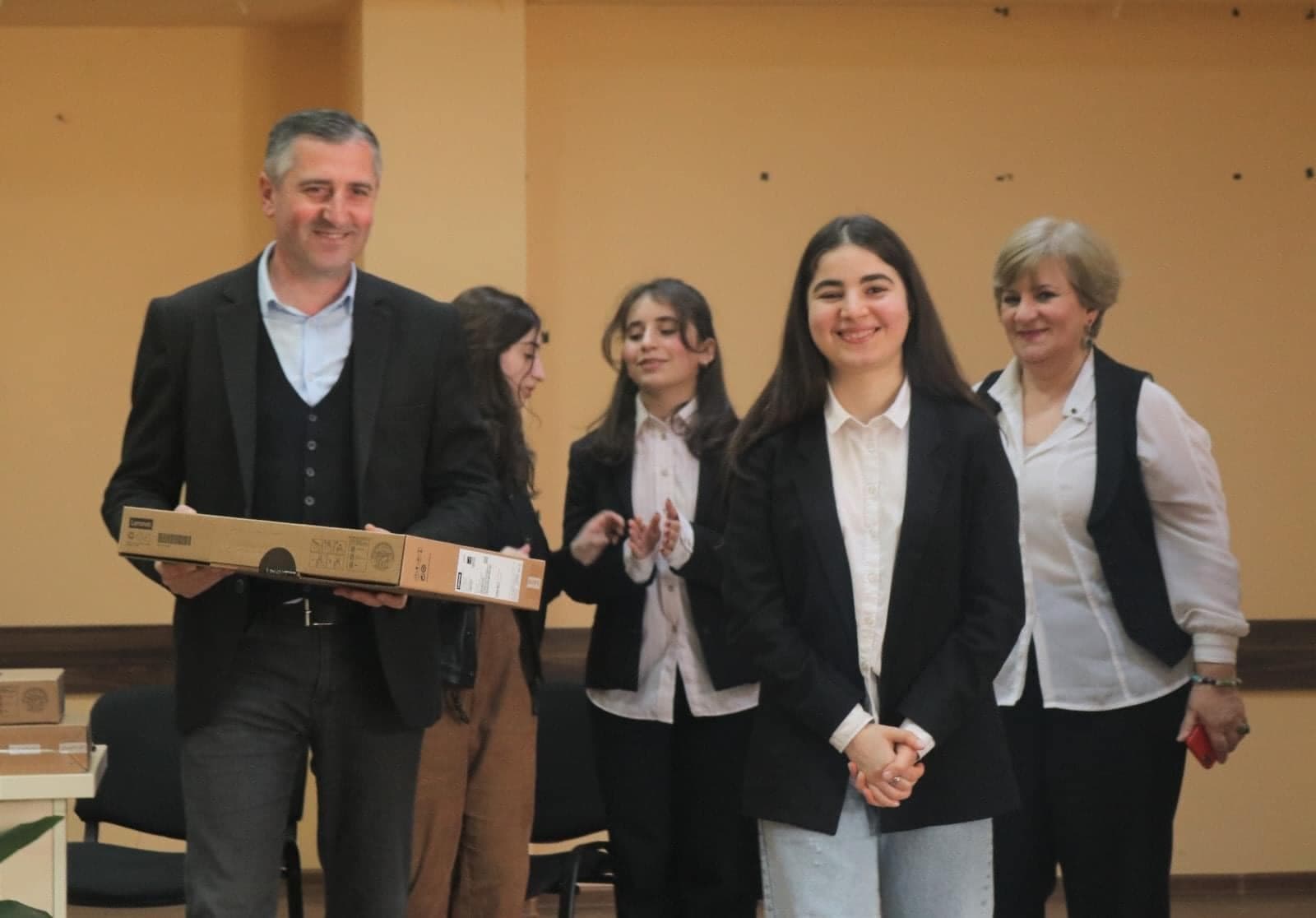 Frontnews image description