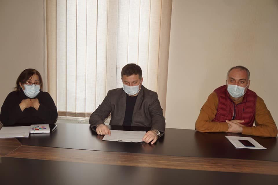 სერგი ხიდეშელი მუნიციპალიტეტის სოციალურად, აქტიურ, წარმატებულ მოსწავლეებს შეხვდა