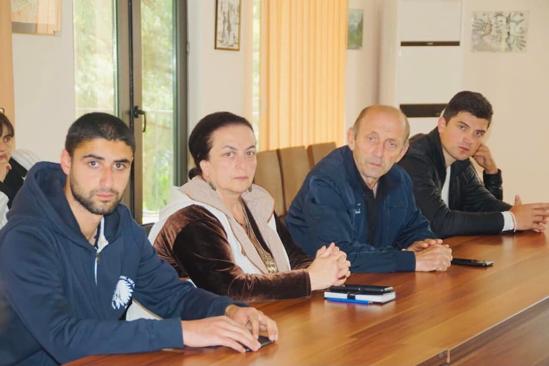 ონის მუნიციპალიტეტის მერიაში სამუშაო შეხვედრა გაიმართა