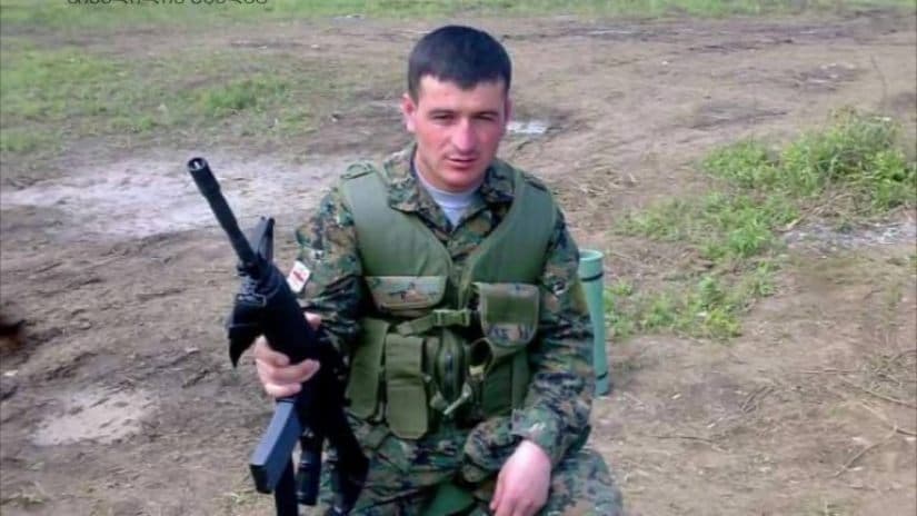 სალომე ზურაბიშვილმა უმცროს სერჟანტ ალექსანდრე ონიანს ეროვნული გმირის ორდენი მიანიჭა