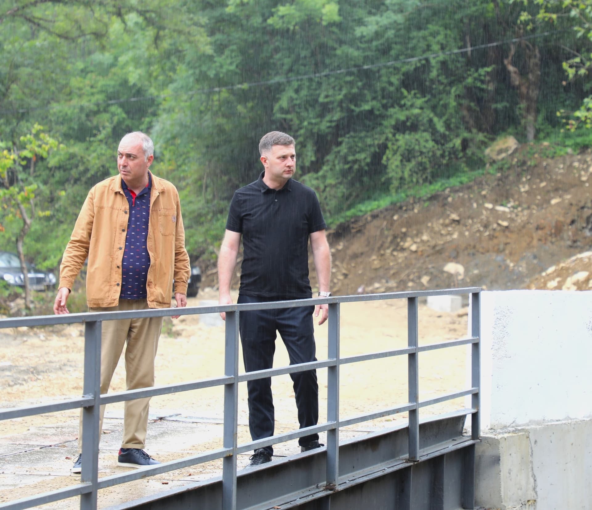 Frontnews image description