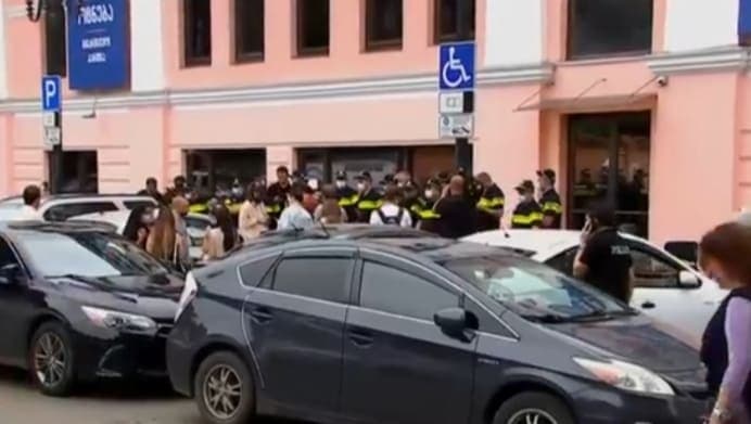 Frontnews image description