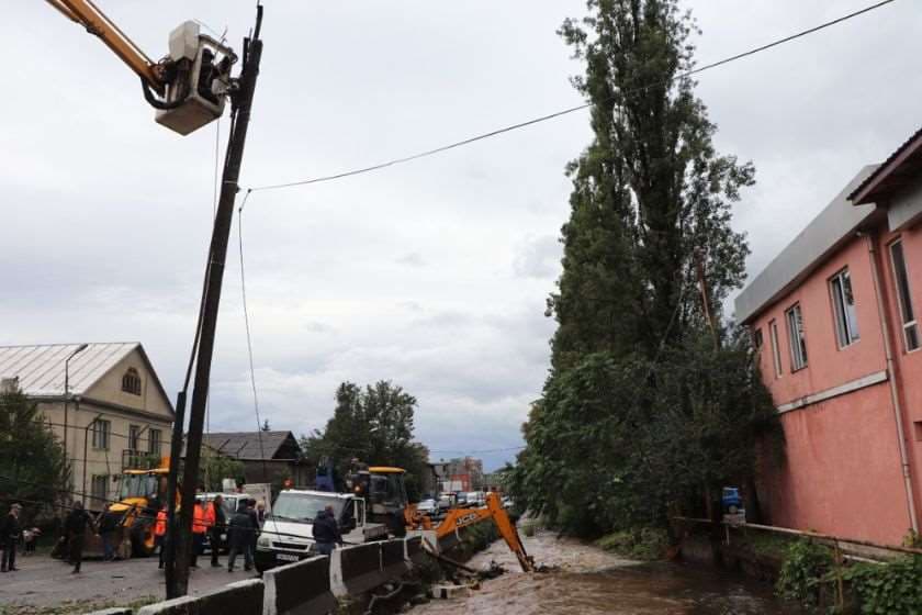 ოზურგეთში უამინდობამ პრობლემები შექმნა