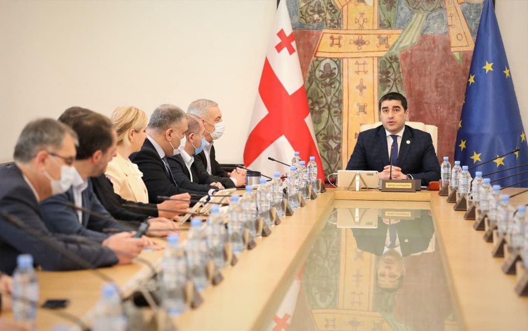 შალვა პაპუაშვილი – მეგობრული და თბილი საუბარი გვქონდა, ბევრ საკითხში გავერკვიეთ, ვიზიტი ალბათ, უახლოეს დღეებში შედგება