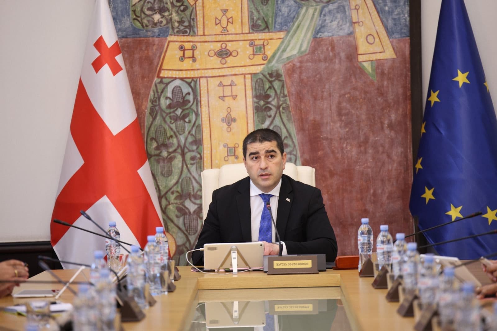 Frontnews image description