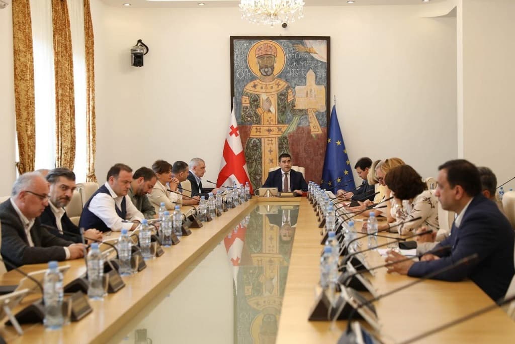 მიმდინარე კვირას პარლამენტი პრემიერ-მინისტრის ყოველწლიურ მოხსენებას მოისმენს