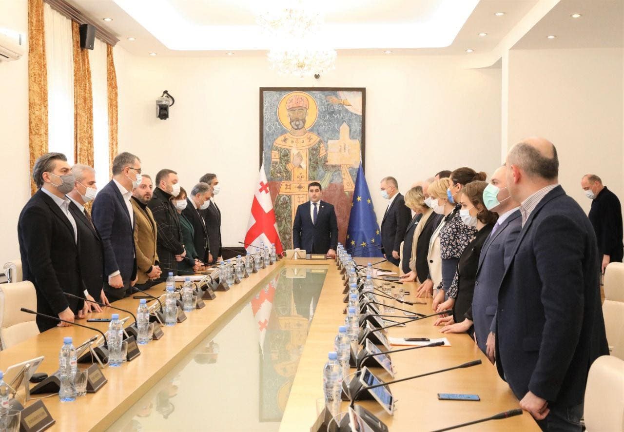 Frontnews image description