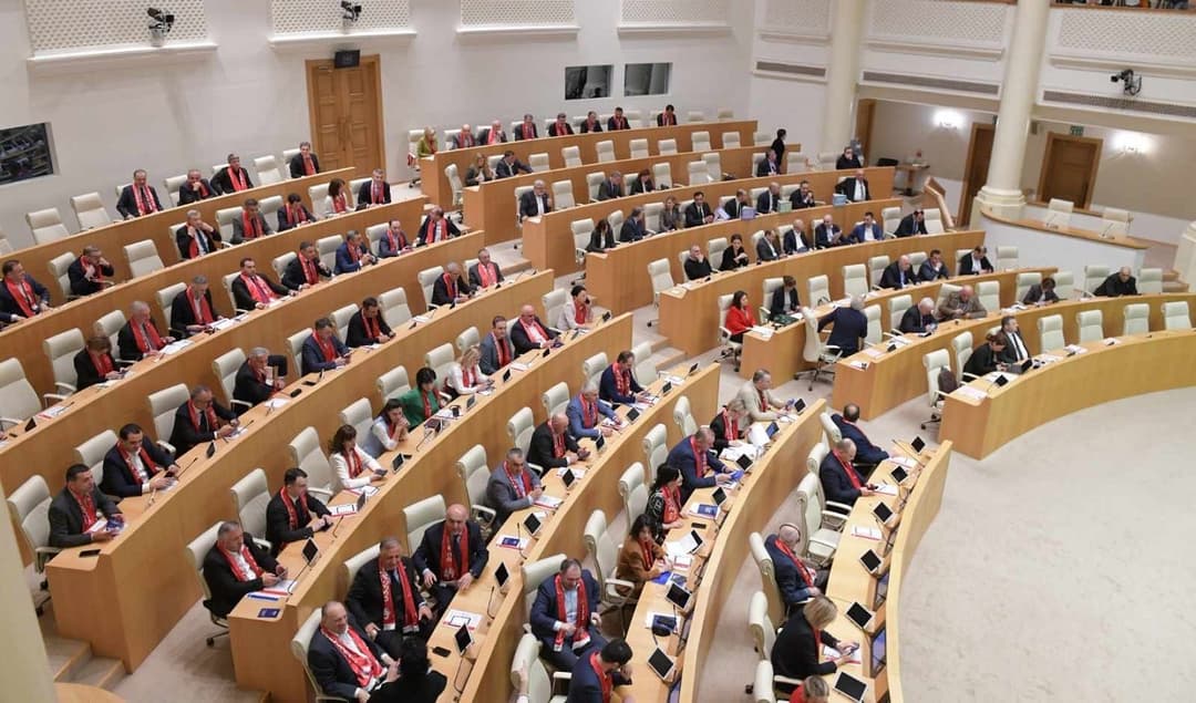 შალვა პაპუაშვილი – ჩვენმა ფეხბურთელებმა თავისი შეუპოვარი და ამავე დროს გააზრებული ბრძოლით ჩვენს თვალწინ ისტორია დაწერეს