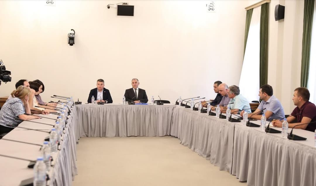 სახალხო დამცველის კანდიდატის შერჩევის წესთან დაკავშირებით “ქართული ოცნება” საკუთარ გეგმას დღის ბოლომდე წარადგენს