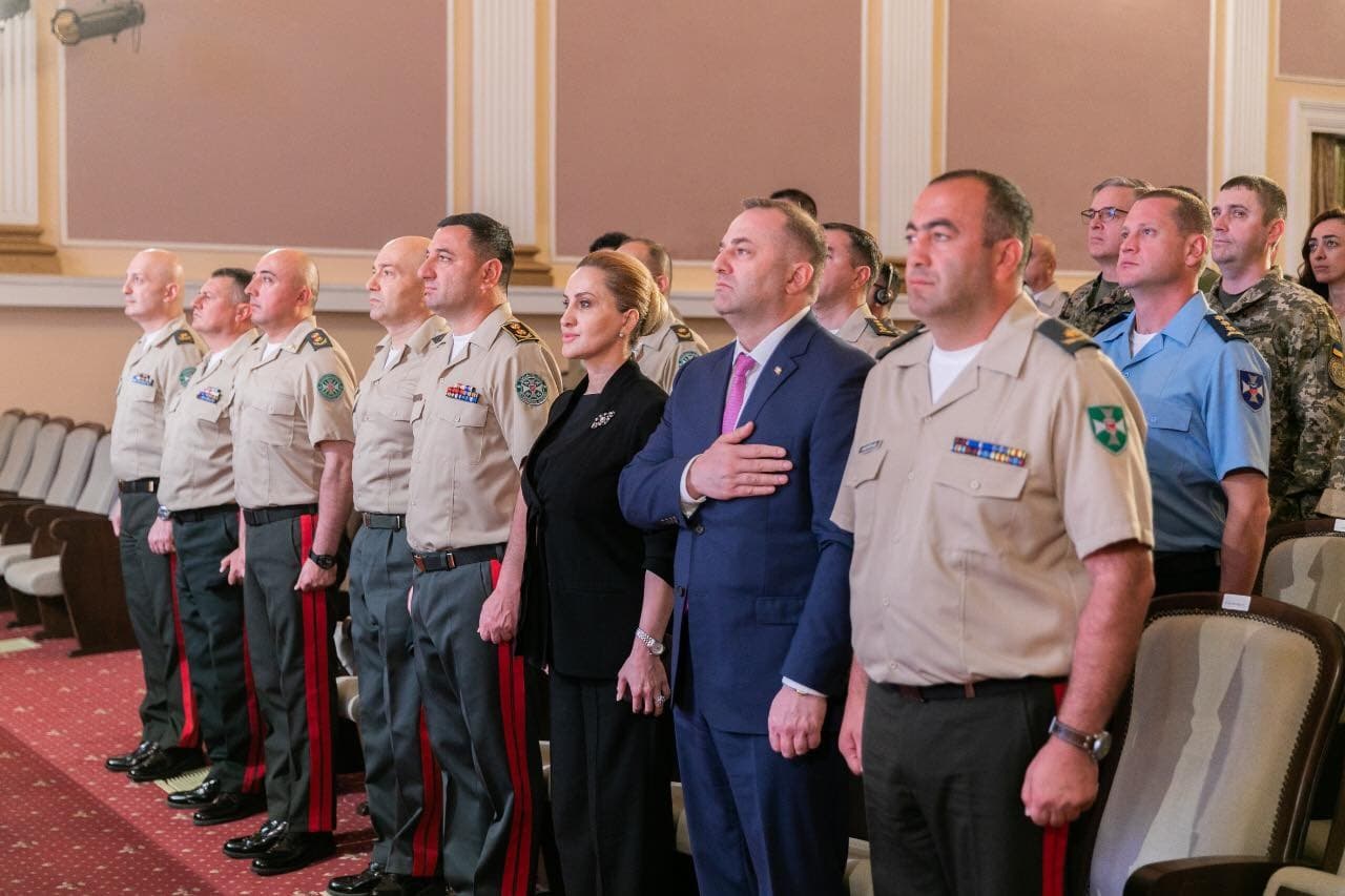 Frontnews image description