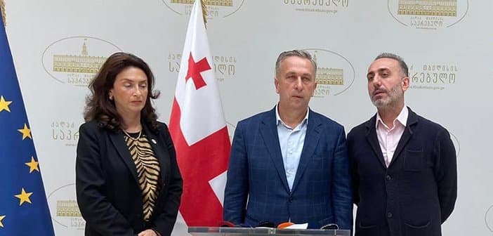 ზაზა თავაძე – დავით ფარცვანია პარტიიდან გაირიცხა, შემჩნეული იყო “ქართულ ოცნებასა” და სუს-თან სავარაუდო ფარულ თანამშრომლობაში