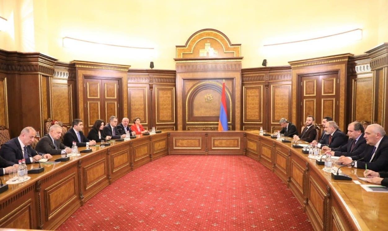 Frontnews image description