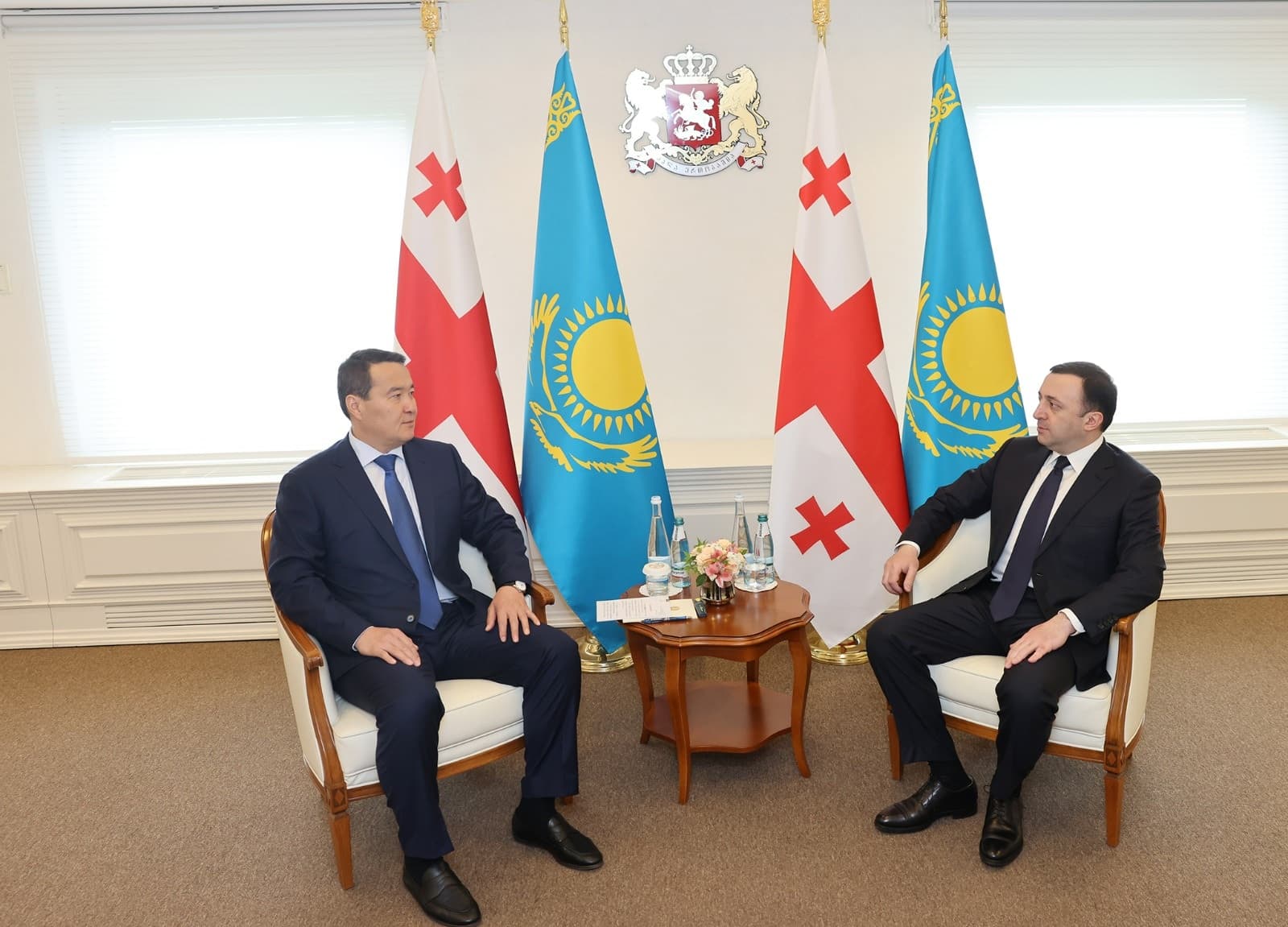 Frontnews image description