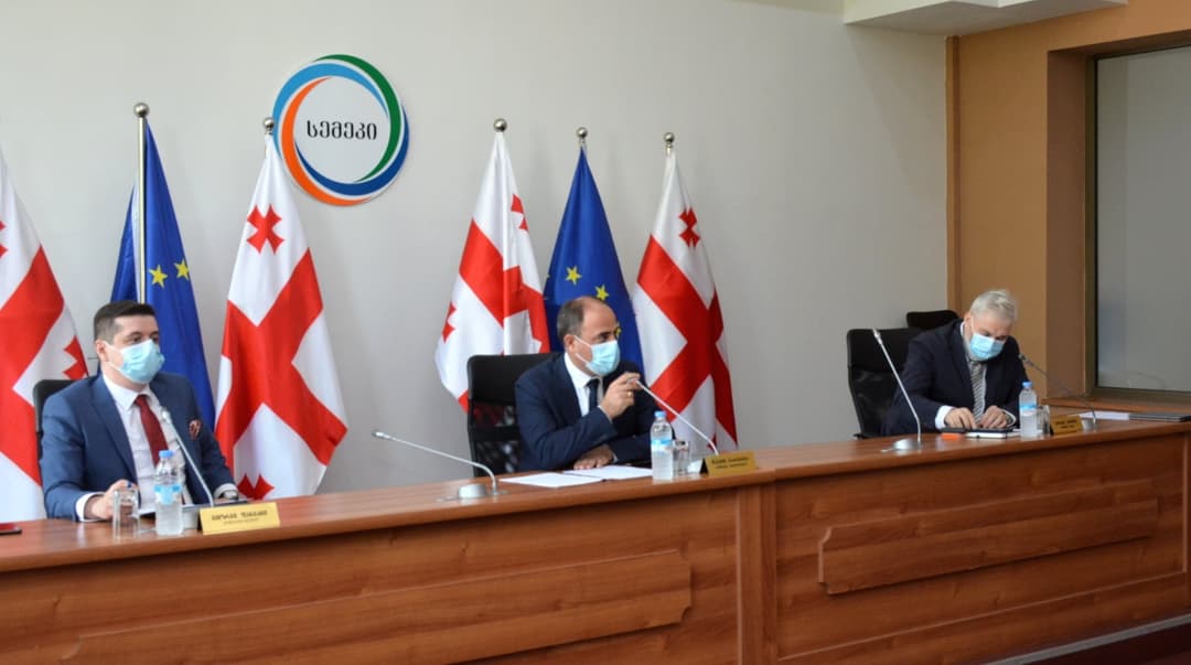 “თელმიკოსა“ და „თელასს“ აბონენტებზე ზედმეტობით დარიცხული თანხების დაკორექტირება დაევალა