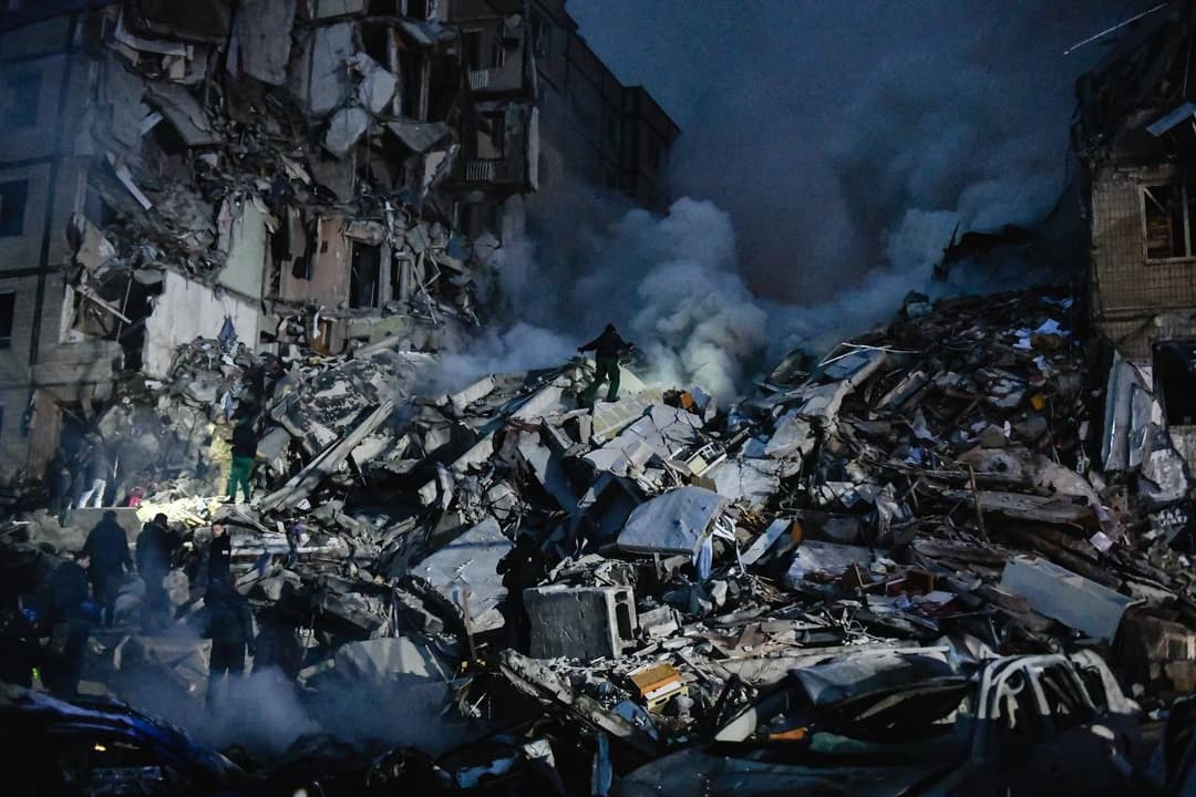 დნიპროში რუსების თავდასხმის შედეგად დაღუპულთა რიცხვი 20-მდე გაიზარდა, დაშავებულია 73 ადამიანი