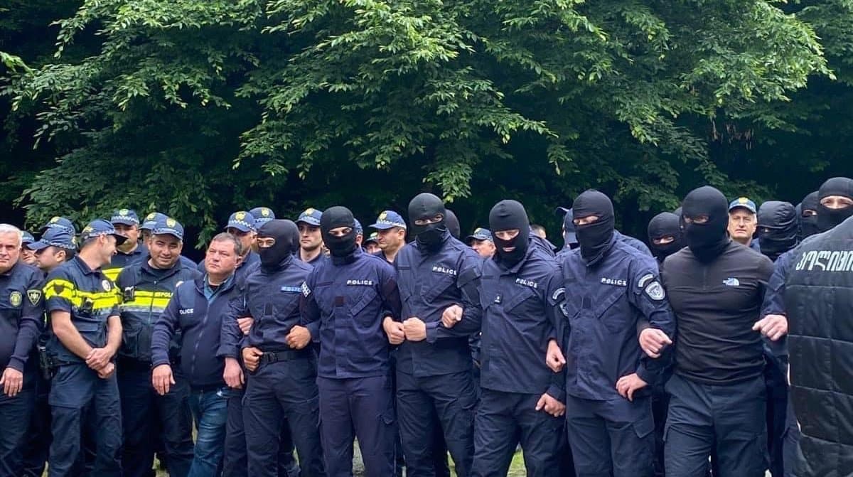 Frontnews image description