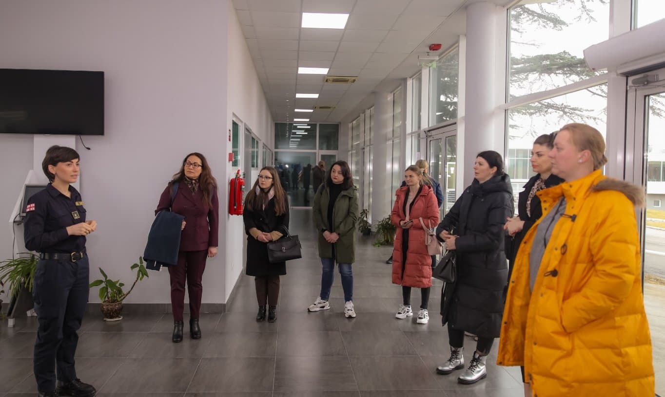 Frontnews image description