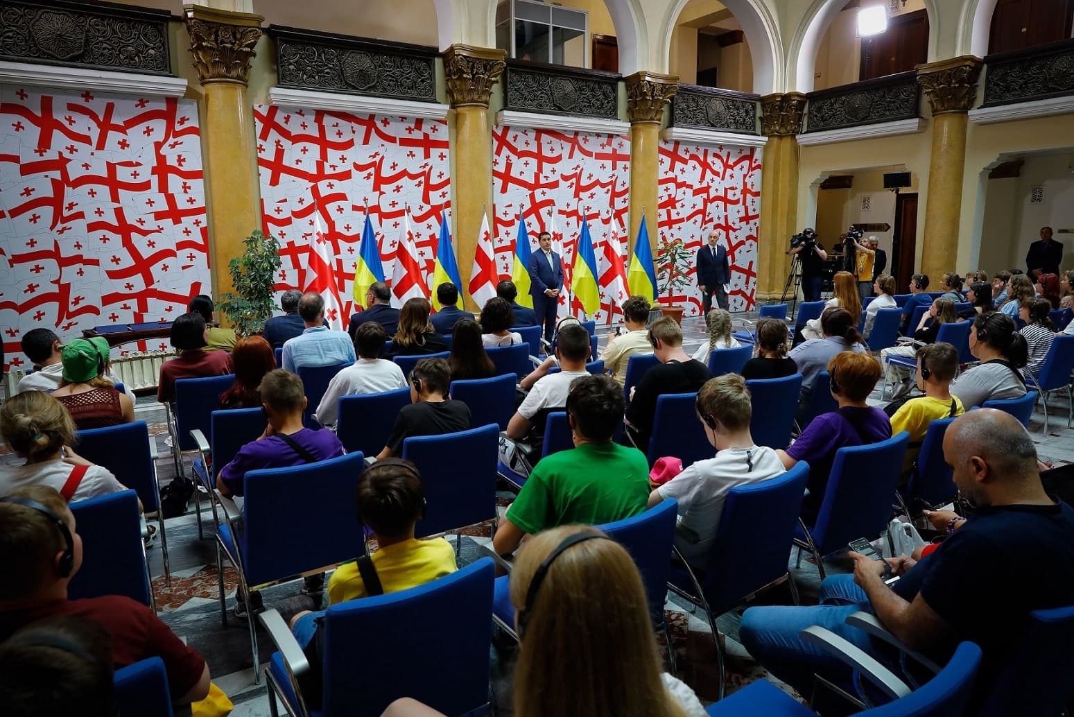 Frontnews image description