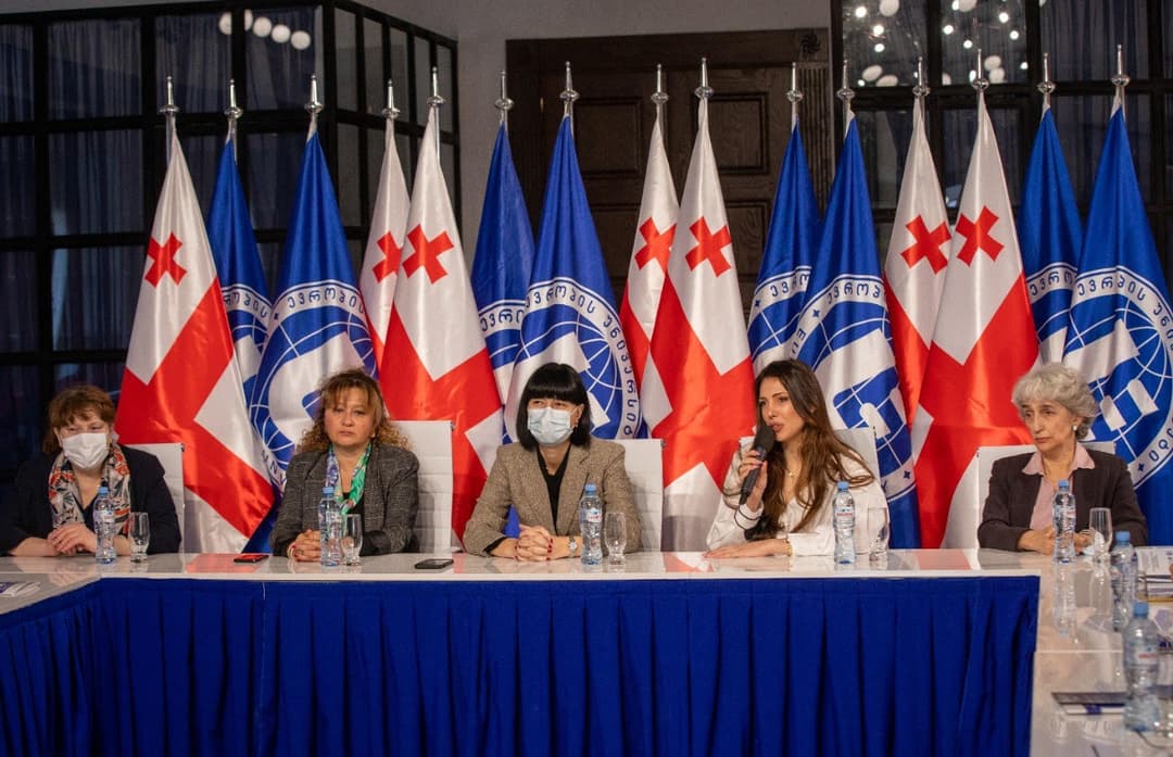 “ევროპის უნივერსიტეტში“ ერაზმუს+ ჟან მონეს პროექტის ფარგლებში მეთოდური სახელმძღვანელოს პრეზენტაცია გაიმართა