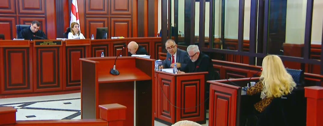 ნინო ნადირაძე – მან იცის, რომ კარგად ყოფნით გარეთ ვერ მოხვდება, შესაბამისად, თავის თავს, არც ექიმებს ხელს არ უწყობს