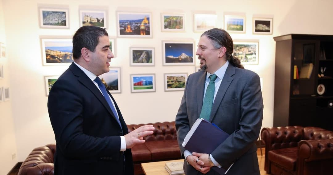შალვა პაპუაშვილი გლობალურ ანტიკორუფციულ საკითხებში აშშ-ის სახელმწიფო დეპარტამენტის კოორდინატორს შეხვდა