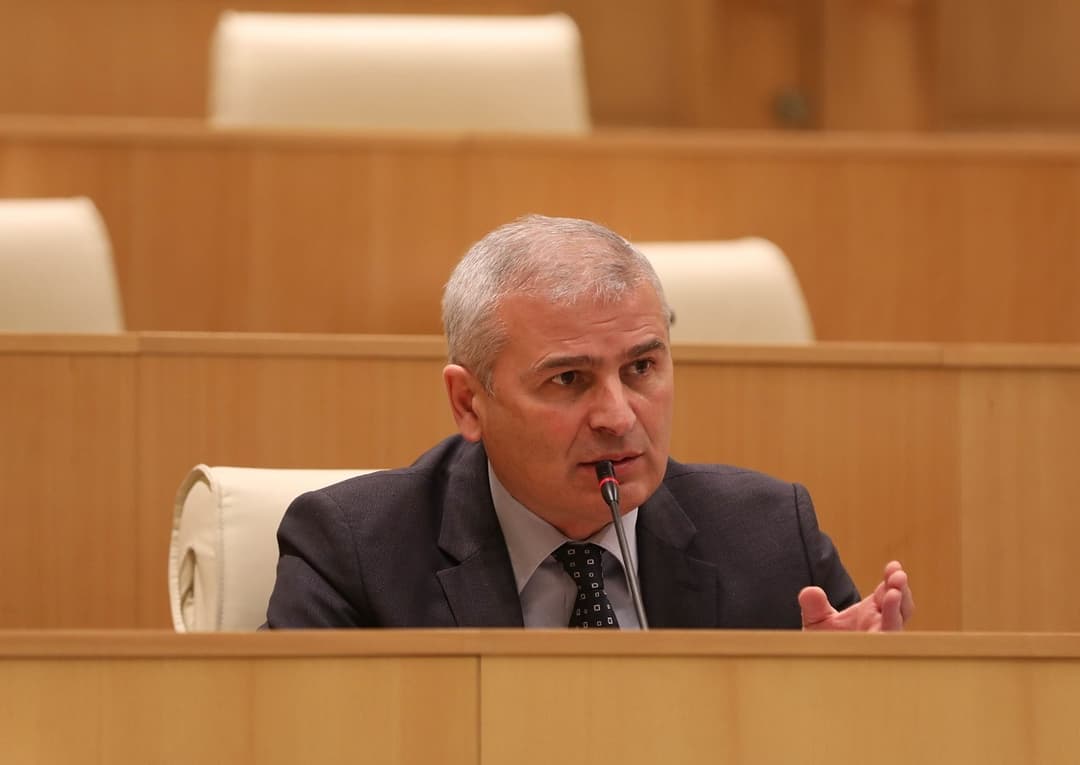 ირაკლი ქადაგიშვილი – თქვენ წამსვლელები ხართ ქვეყნის ინტერესების საბოლოო დაზიანებაზე, რათა ქვეყანა აირიოს და ამ მღვრიე წყალში იქნებ ხელისუფლება მოიპოვოთ