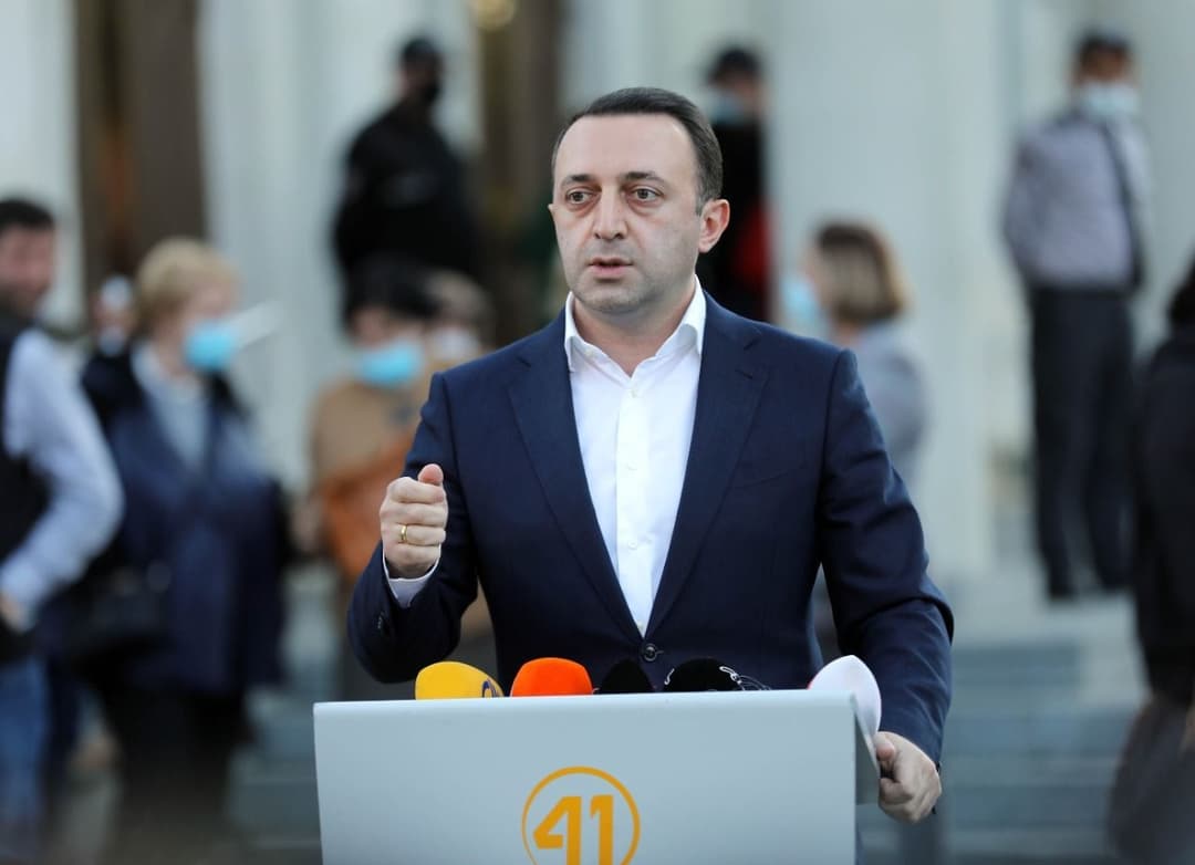 ირაკლი ღარიბაშვილი – აშკარად ჩანს, რომ არ არის ფხიზელ მდგომარეობაში, ტრაგედიაა და სირცხვილია, რომ ეს კაცი ქვეყანას 9 წლის განმავლობაში მართავდა