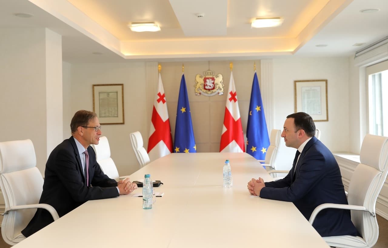 Frontnews image description