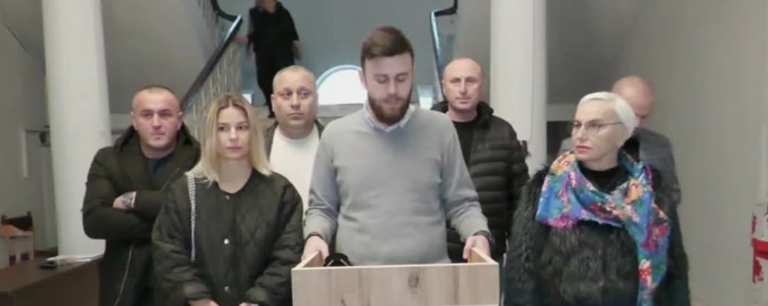 Frontnews image description