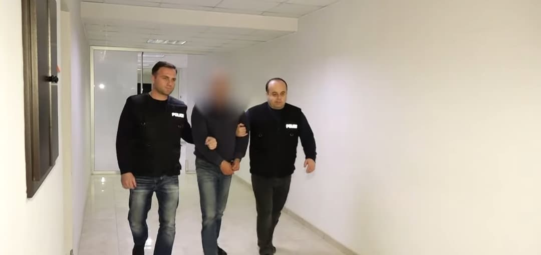 პოლიციამ ჯავის ქუჩაზე მომხდარ მკვლელობაში ბრალდებული დააკავა