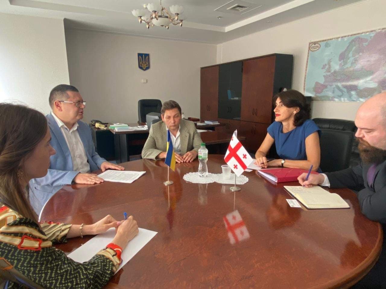 Frontnews image description