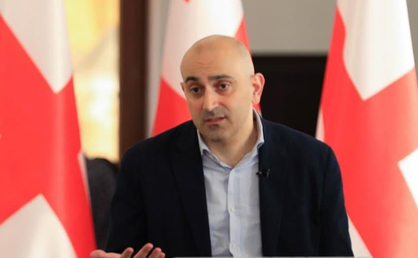 სანდრო რაქვიაშვილი – ერთი მხრივ ამბობენ, რომ სასამართლო კლანით იმართება, მეორე მხრივ კი იქ ეძებენ სამართლიანობას