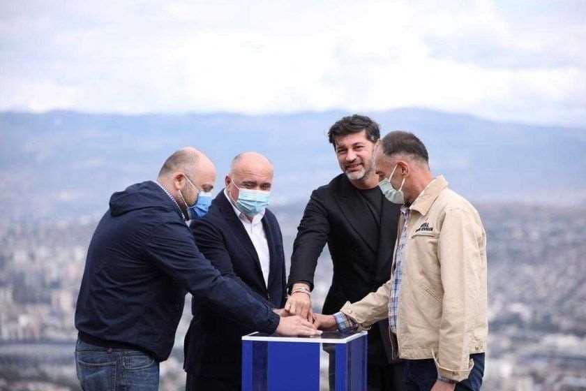 Frontnews image description