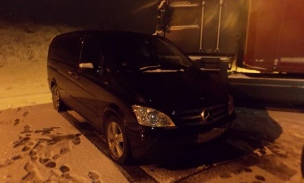 მამაკაცი, რომელიც უკრაინაში კონტრაბანდული სიგარეტის შეტანას ცდილობდა, დიპლომატის მეუღლეა