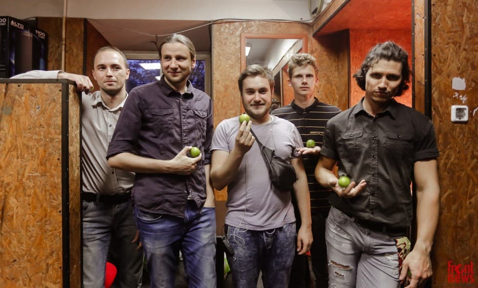 Frontnews image description