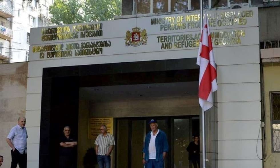 დევნილთა სამინისტრო კვლავ ცალკე სამინისტროდ ჩამოყალიბდება და მას ციხელაშვილის უწყება შეუერთდება